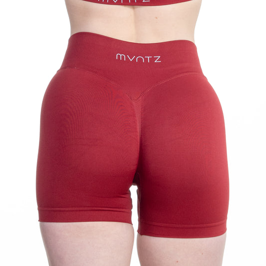 Rubinrote Scrunch Shorts – scrunch Effekt hebt den Po für einen sportlich-femininen Look