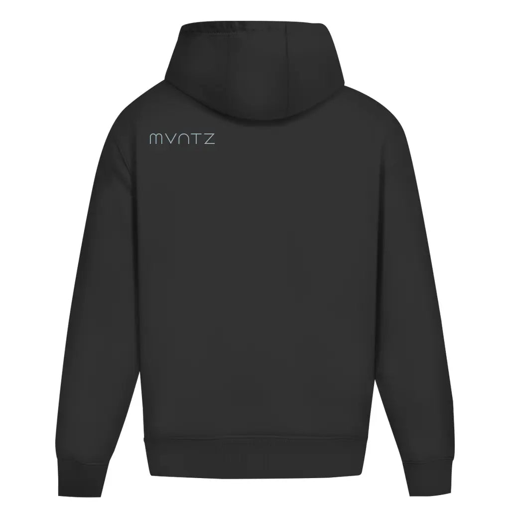 Schwarze Rückseite mit kleinem MVNTZ Logo auf der linken Schulter, lässiger Oversize Fit