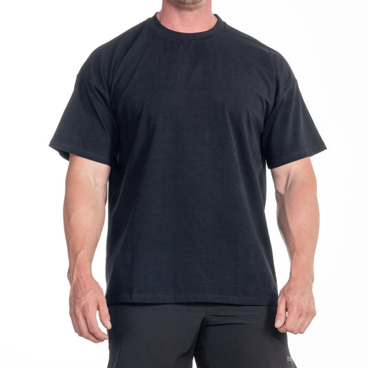 Schwarzes Oversize T-Shirt – dicker, weicher Stoff kombiniert mit lässiger Passform für sportlich-coolen Look