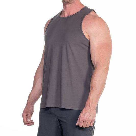 Lockeres Fit-Tanktop seitlich – sportlich, bequem, perfekt für Studio oder Alltag